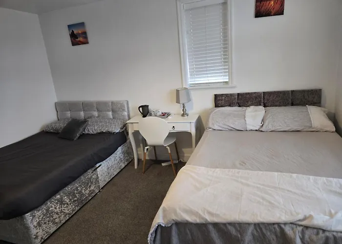 Elsham Gardens Rooms - Shared Facilities Manchester
