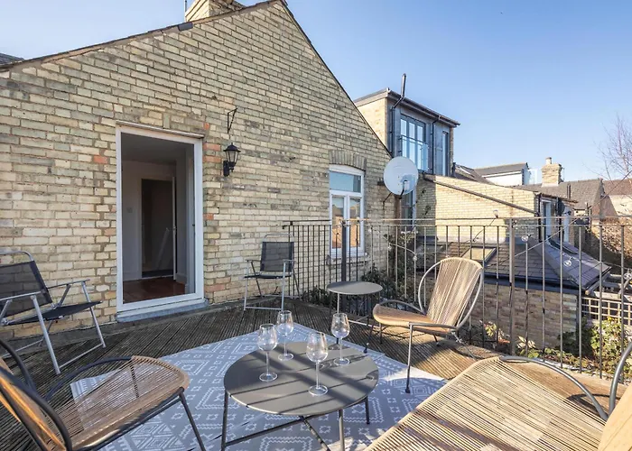 Stylish 3-Bed Home In The Heart Of Cambridge