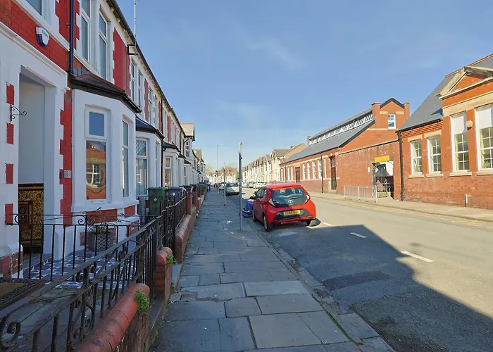 Cwmdare House - Home Near Cardiff City Centre With Parking