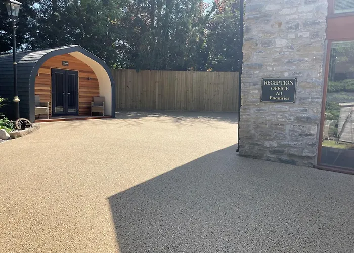 Pencoed House Estate Guest House Cardiff