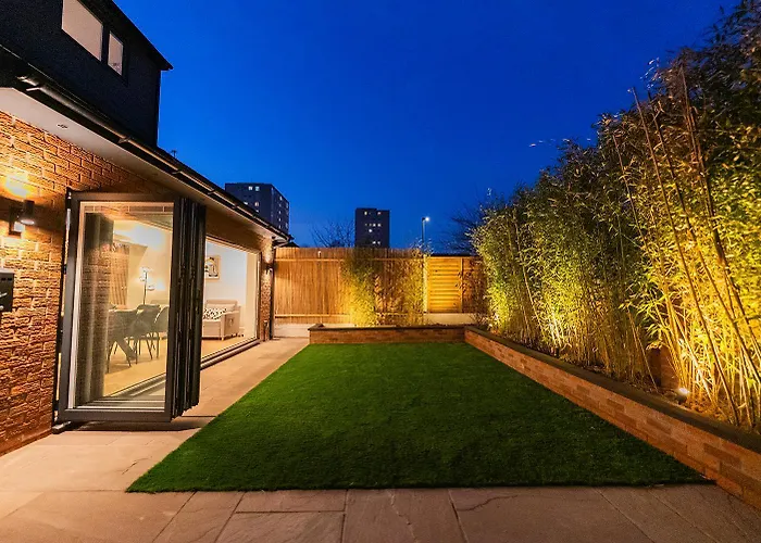 Luxury 8 Bed Home Manchester