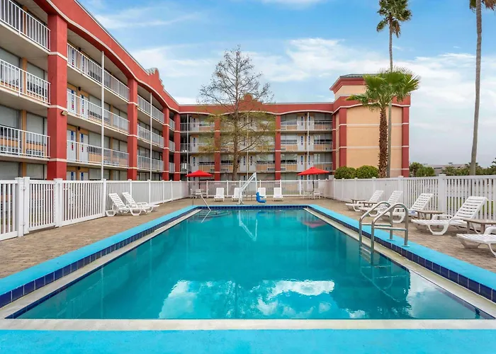 Baymont By Wyndham Orlando North Millenia Hotel