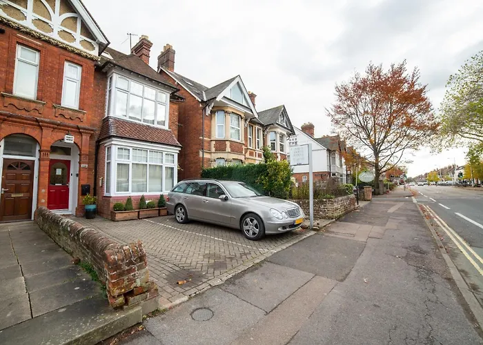 Oyo Lonsdale Guest House Oxford