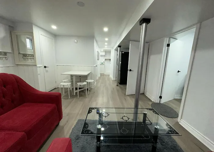 Brawley Avenue Home - Sleep 6 Toronto