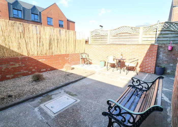 4 South Park Villa Lincoln