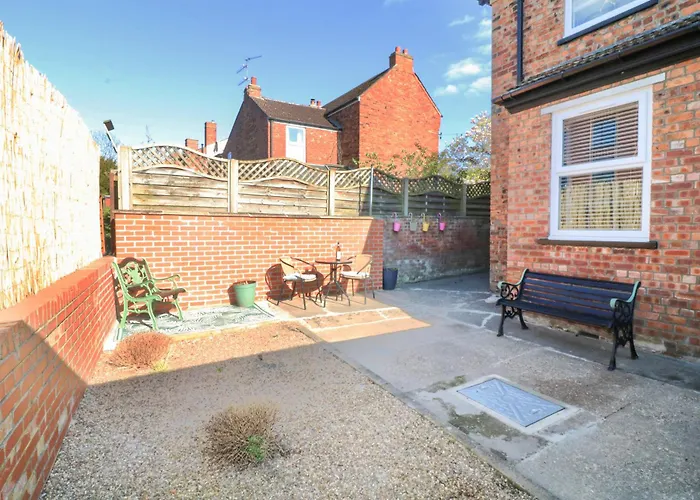 4 South Park Villa Lincoln
