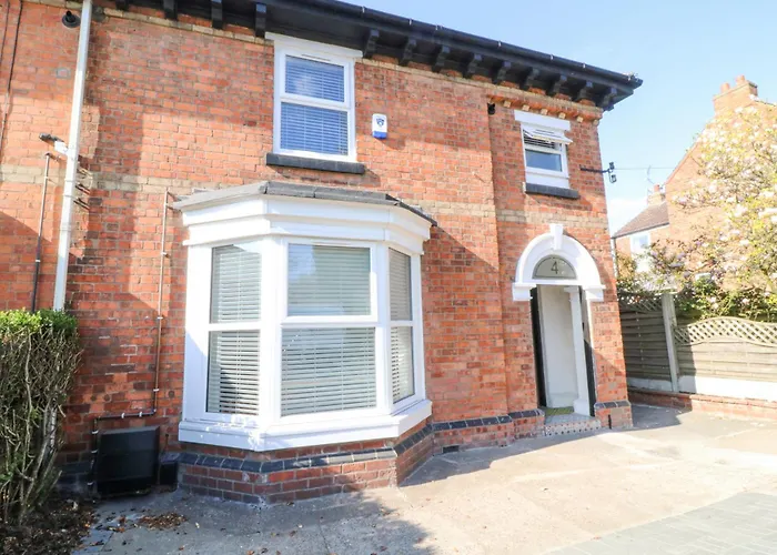 4 South Park Villa Lincoln