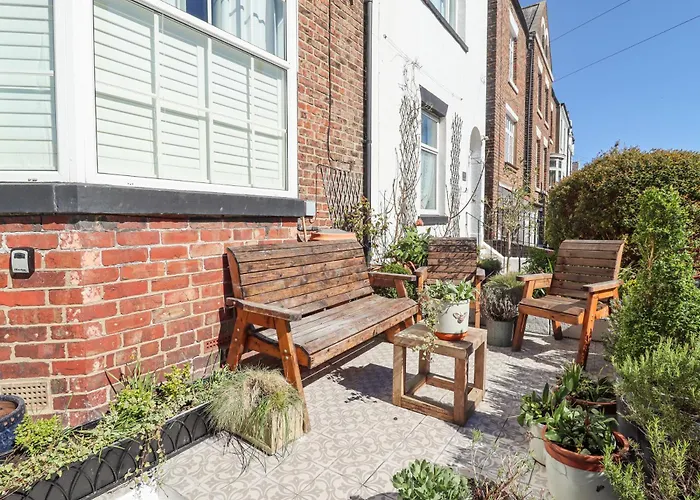 Regatta House Villa Whitby