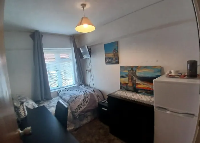 4 Bedroom House Rented By The Room London