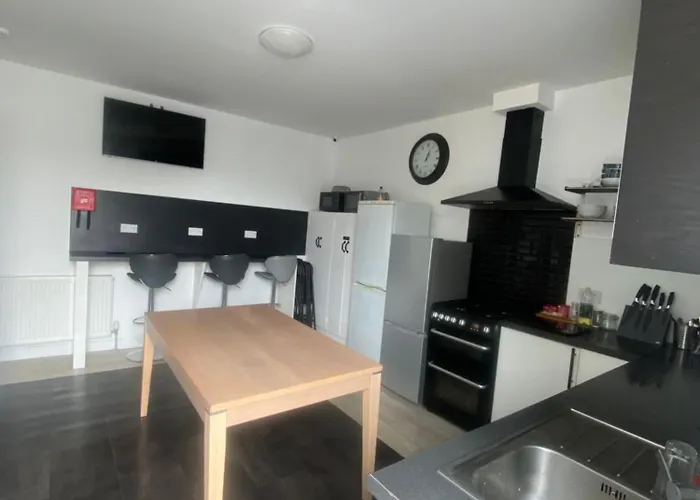 Edinburgh West Side Hostel