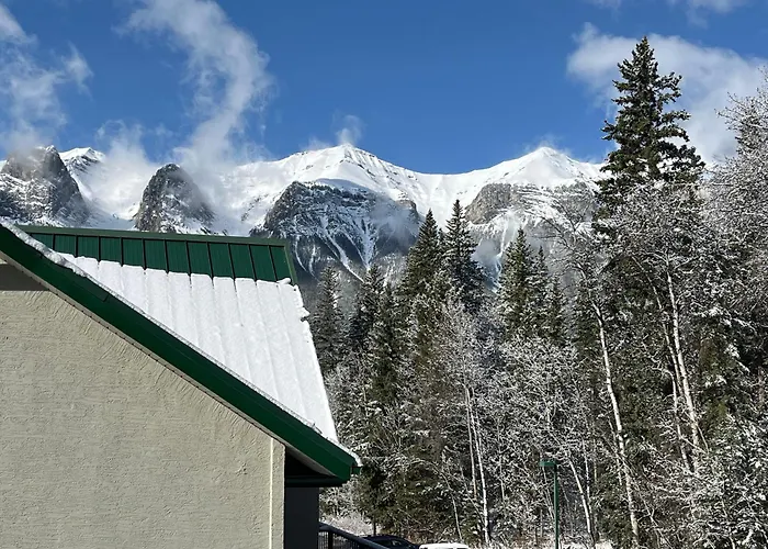 Banff Woods Lodge Canmore