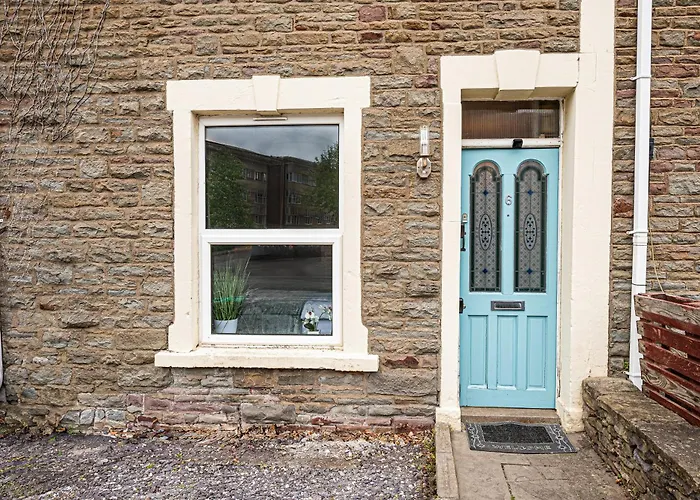 Stella'S Cottage- Cute Traditional Home In South West By Stae-Homes Bristol