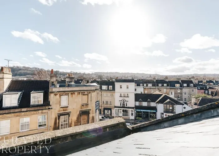 Central Townhouse With Garden & Free Parking Bath