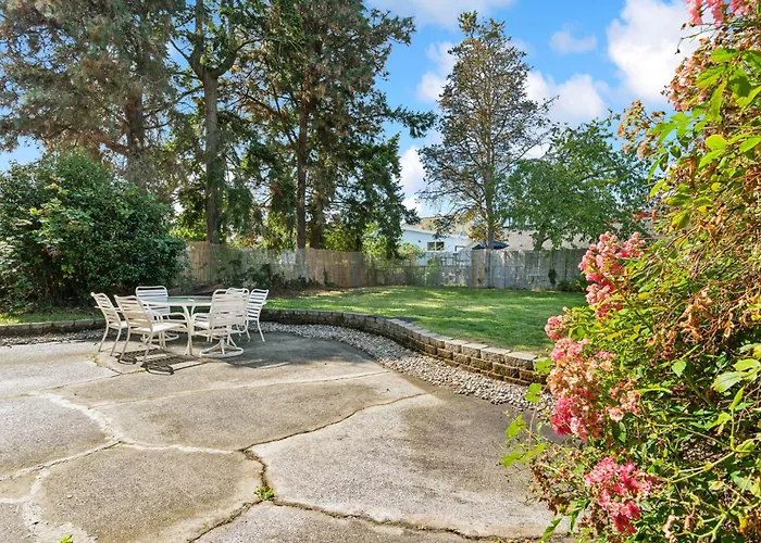 Brighton Entire Home Near Park & Light Rail Seattle