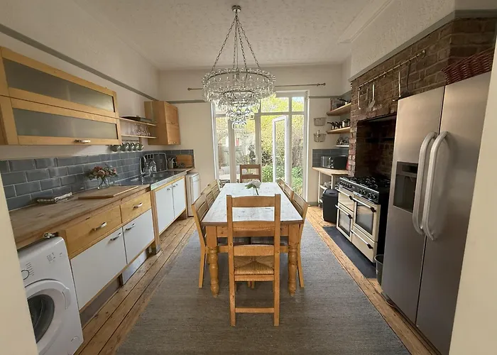 Victorian Villa Close To Liverpool City Centre