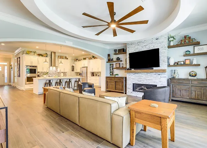 West Atl Home W/ Great Outdoor Space: 4 Mi To Dtwn Atlanta