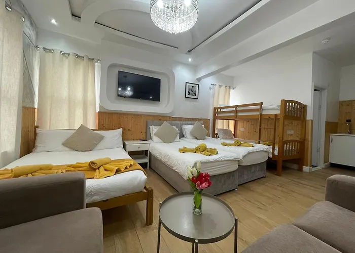 Ariana House Hotel-Families And Couples Only Blackpool