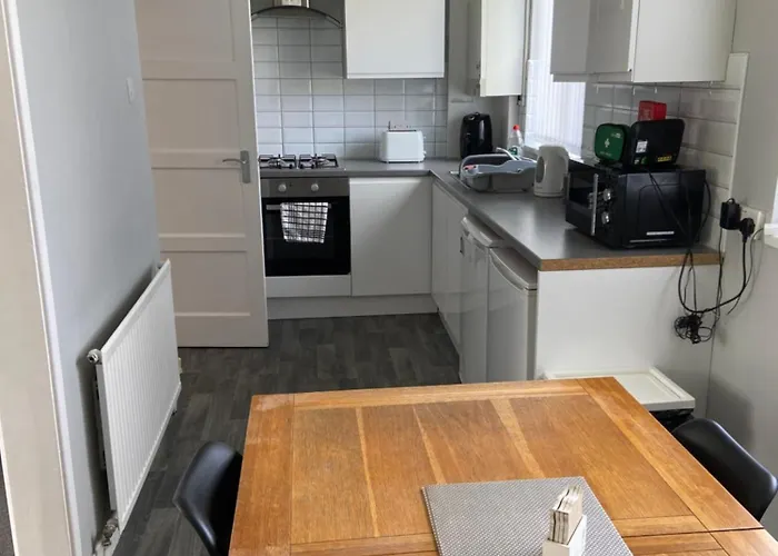 Sheffield Spa View 2 Bed House Free Parking