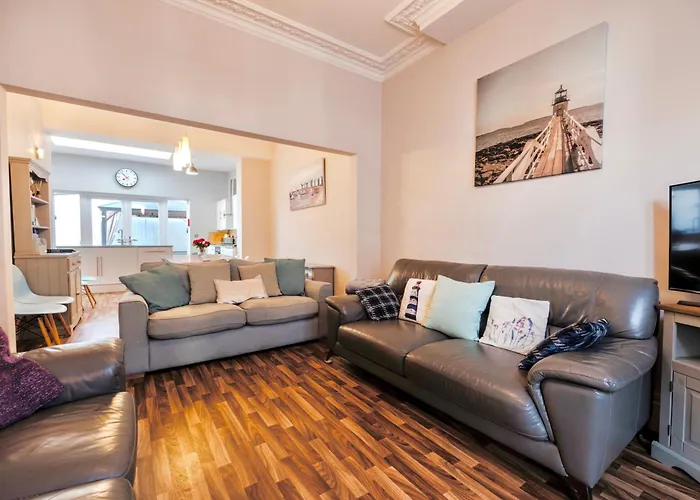 Sandcastles - Moments From The Beach, Hot Tub! Weymouth