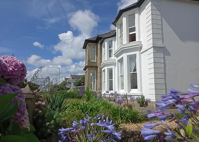 Mount Royal - Penzance Bed & Breakfast