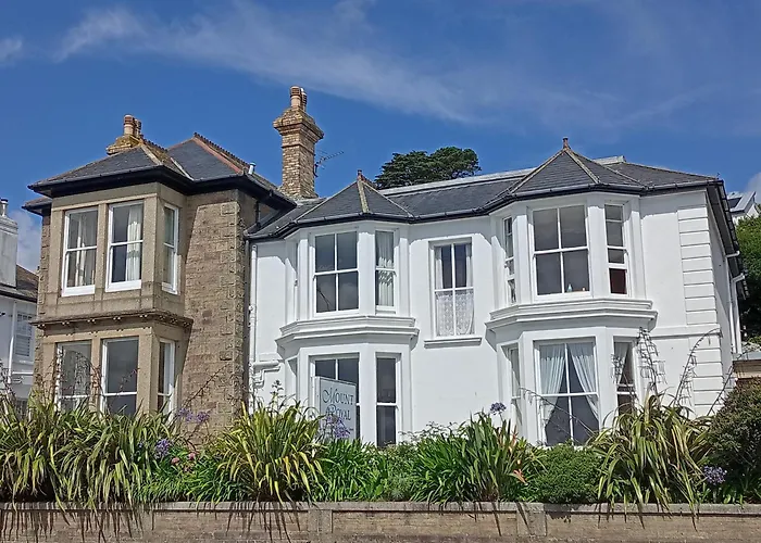 Mount Royal - Penzance Bed & Breakfast