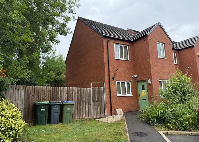 New Stylish House - Sleeps 7 - Free Parking - Contractors Welcome - Wifi Birmingham