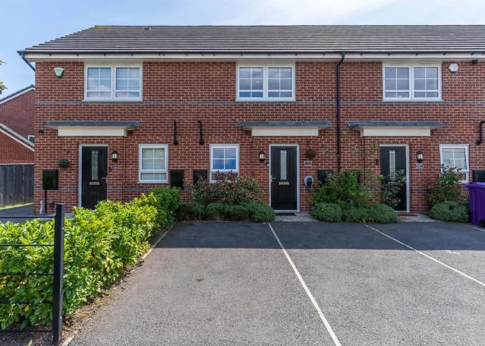 Walk To Airport - 3 Bedrooms X2 Driveway - Ev Charging - Washer & Dryer Liverpool