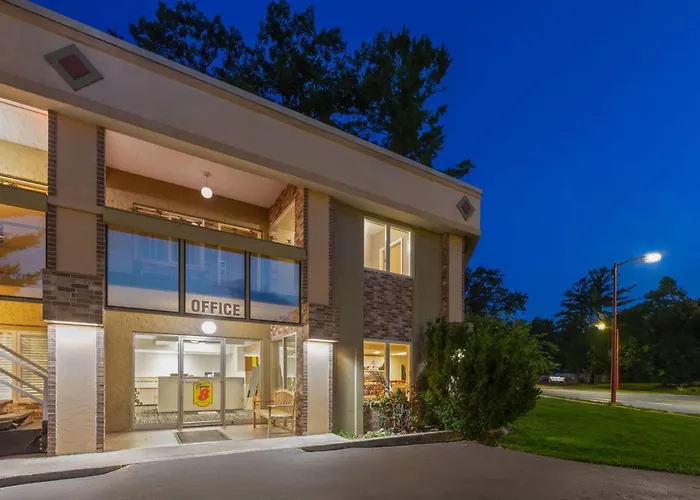 Super 8 By Wyndham Traverse City
