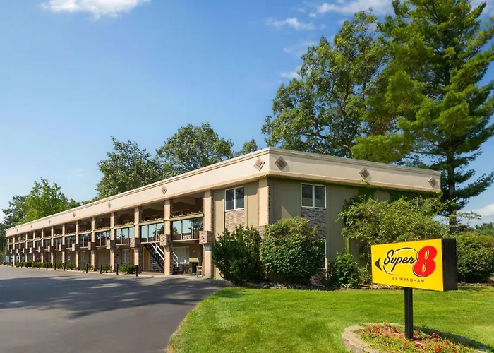Super 8 By Wyndham Traverse City