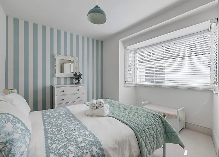 Spacious 4Bed Townhouse Sleeps 7 Prime Location Perfect For Groups, Families And Contractors Plymouth
