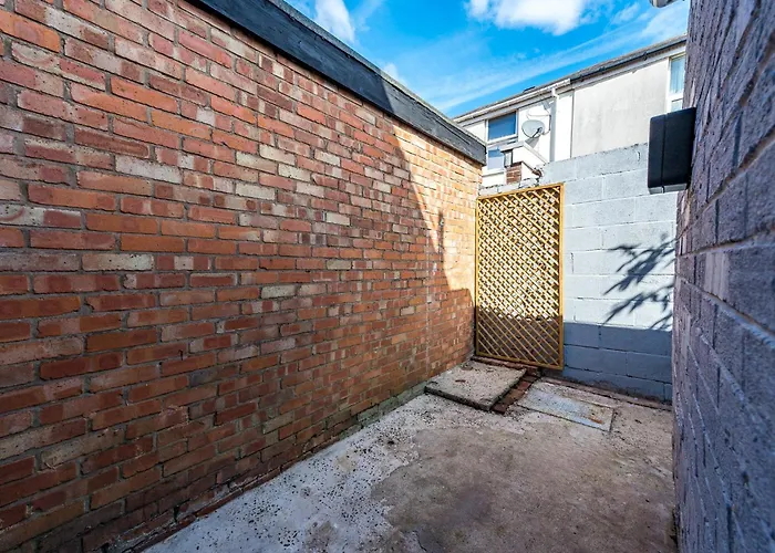 Randolph House - Air Host & Stay - Sleeps 6 Liverpool