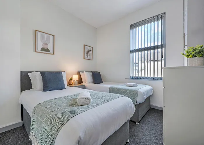 Randolph House - Air Host & Stay - Sleeps 6 Liverpool