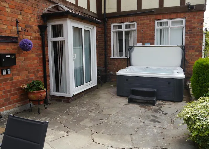 Arden Hill Farmhouse - Hot Tub, Snooker Table, Sleeps 16 Stratford-upon-Avon
