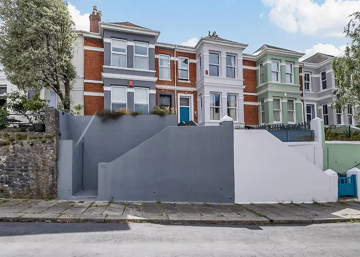 Spacious 4Bed Townhouse Sleeps 7 Prime Location Perfect For Groups, Families And Contractors Plymouth