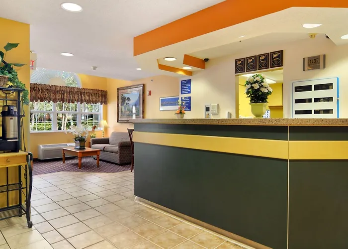 Hometown Inn & Suites Jacksonville Butler Blvd./Southpoint