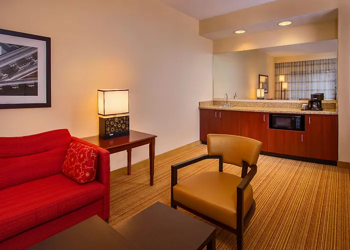 Courtyard By Marriott Dulles Town Center Hotel Sterling