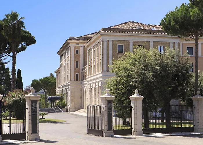 Th Roma - Carpegna Palace