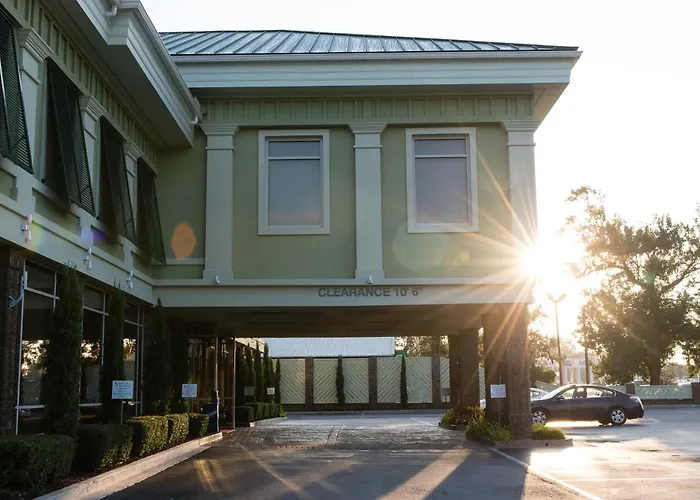 Town & Country Inn And Suites Charleston