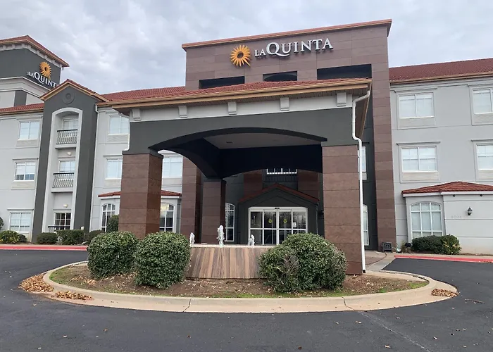 La Quinta By Wyndham Okc North - Quail Springs Hotel The Village