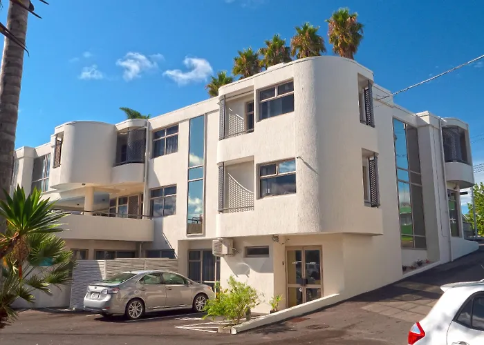 Hotels with Free ParkingCarnmore Takapuna