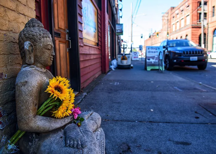 Hotels with Free ParkingGeorgetown Inn Seattle