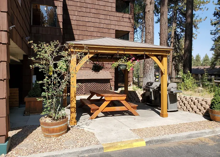 Getaways At Snow Lake Lodge Big Bear Lake