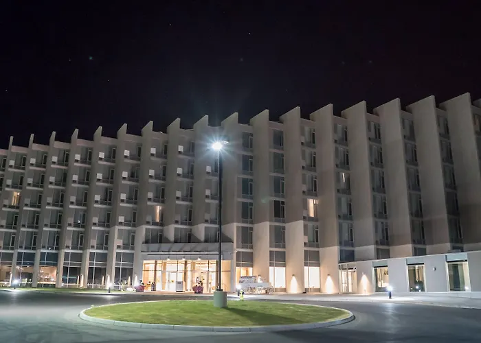 Hotels with Free ParkingGrey Eagle