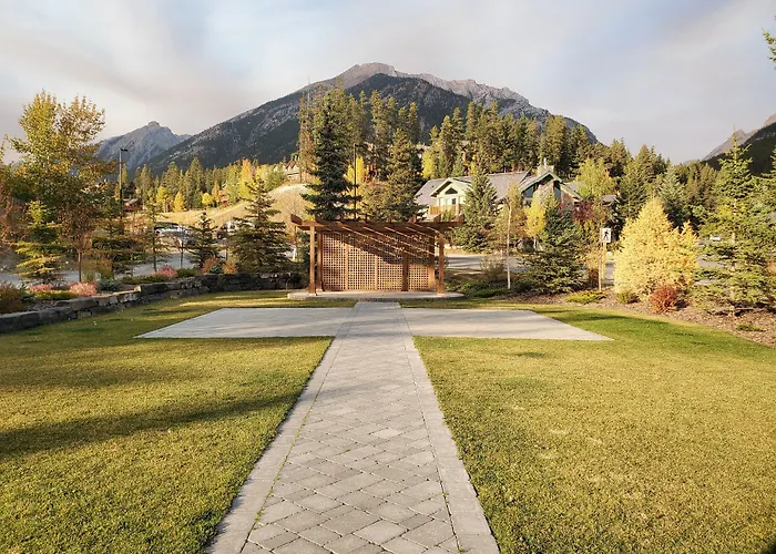 Creekside Villa Canmore