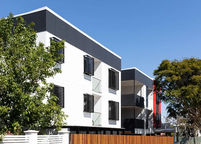 Hotels with Free ParkingAscot Budget Inn & Residences