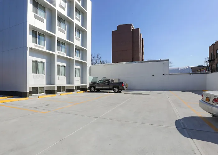 Hotels with Free ParkingGrandview