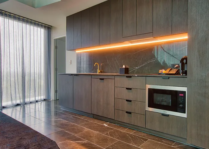 Hotels with Free ParkingEatons Hill