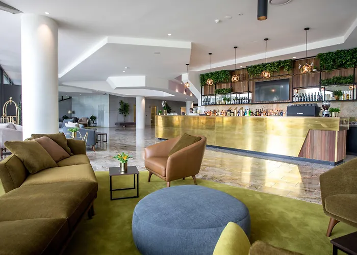 Hotels with Free ParkingEatons Hill