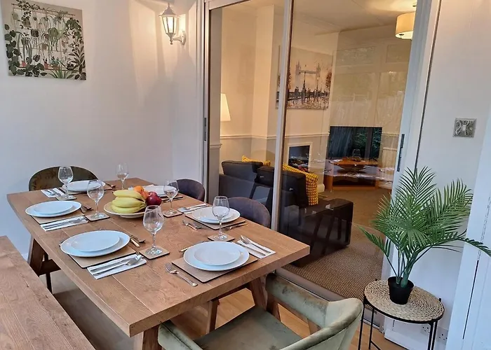 Pitfold Road Villa London