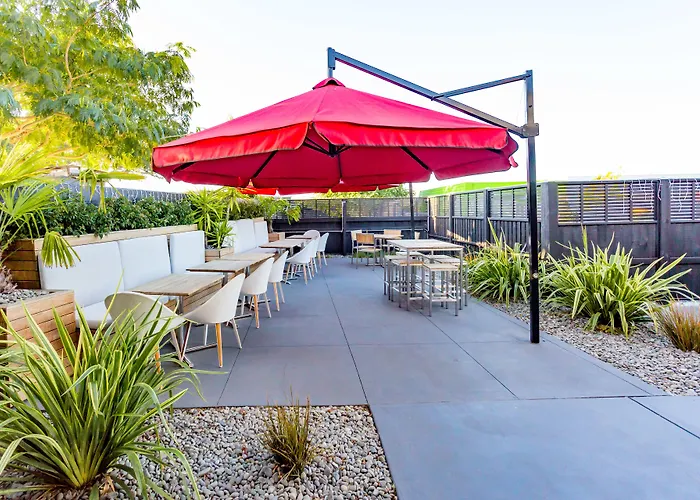 The Redwood Hotel Christchurch